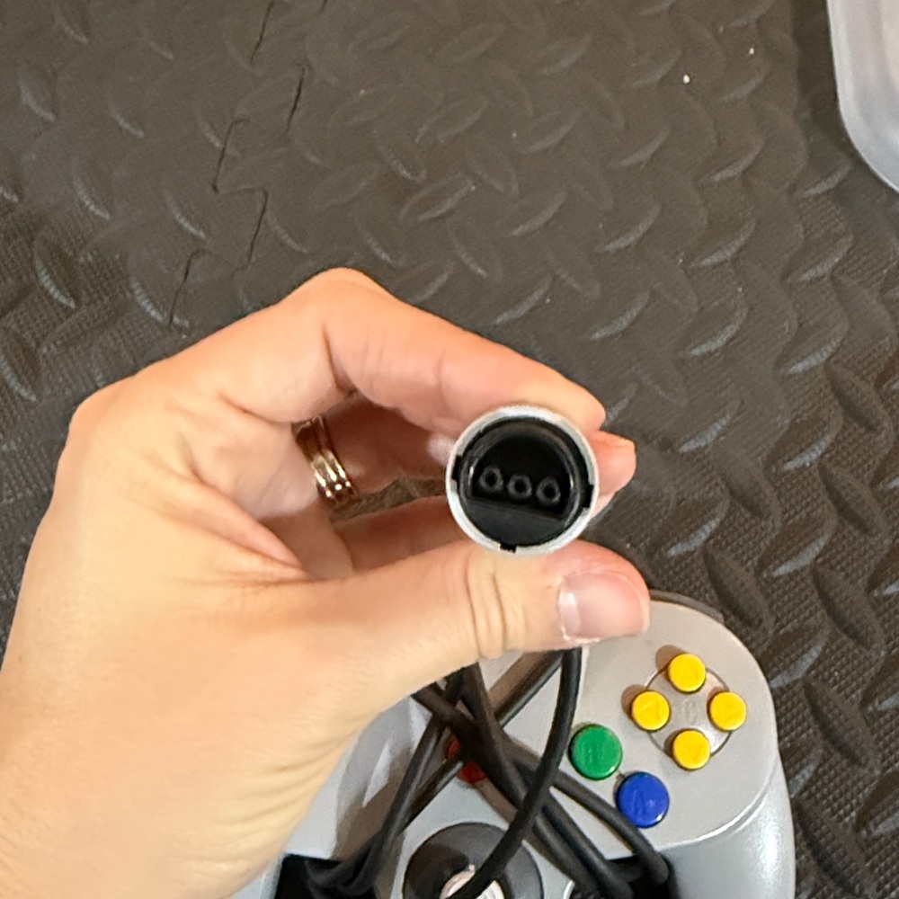 Nintendo N64 Gray Controller - Picture 4 of 4